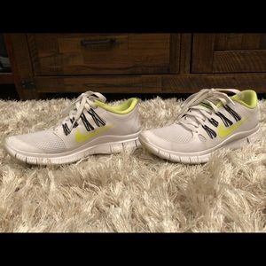 Nike 5.0 tennis shoes